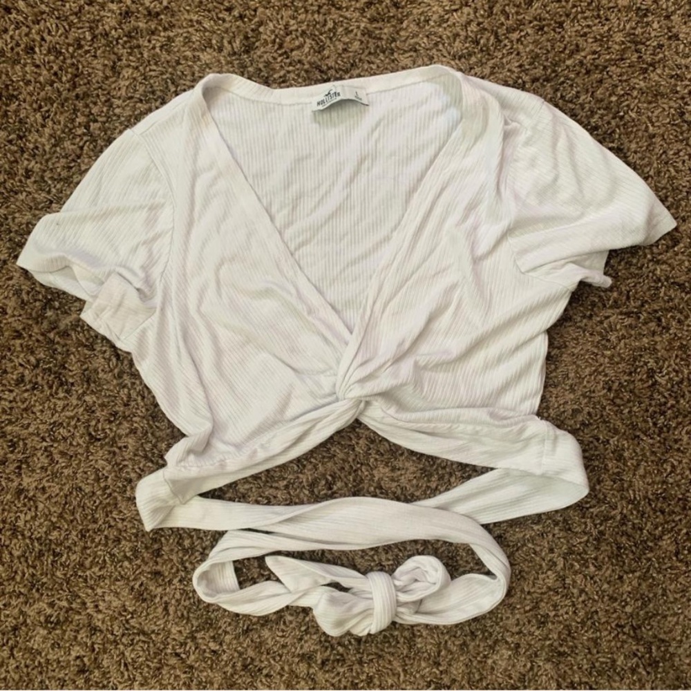 Hollister wrap around crop top, Size L